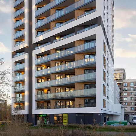 Praga Apartment With Parking By Noclegi Renters Warschau Exterior foto