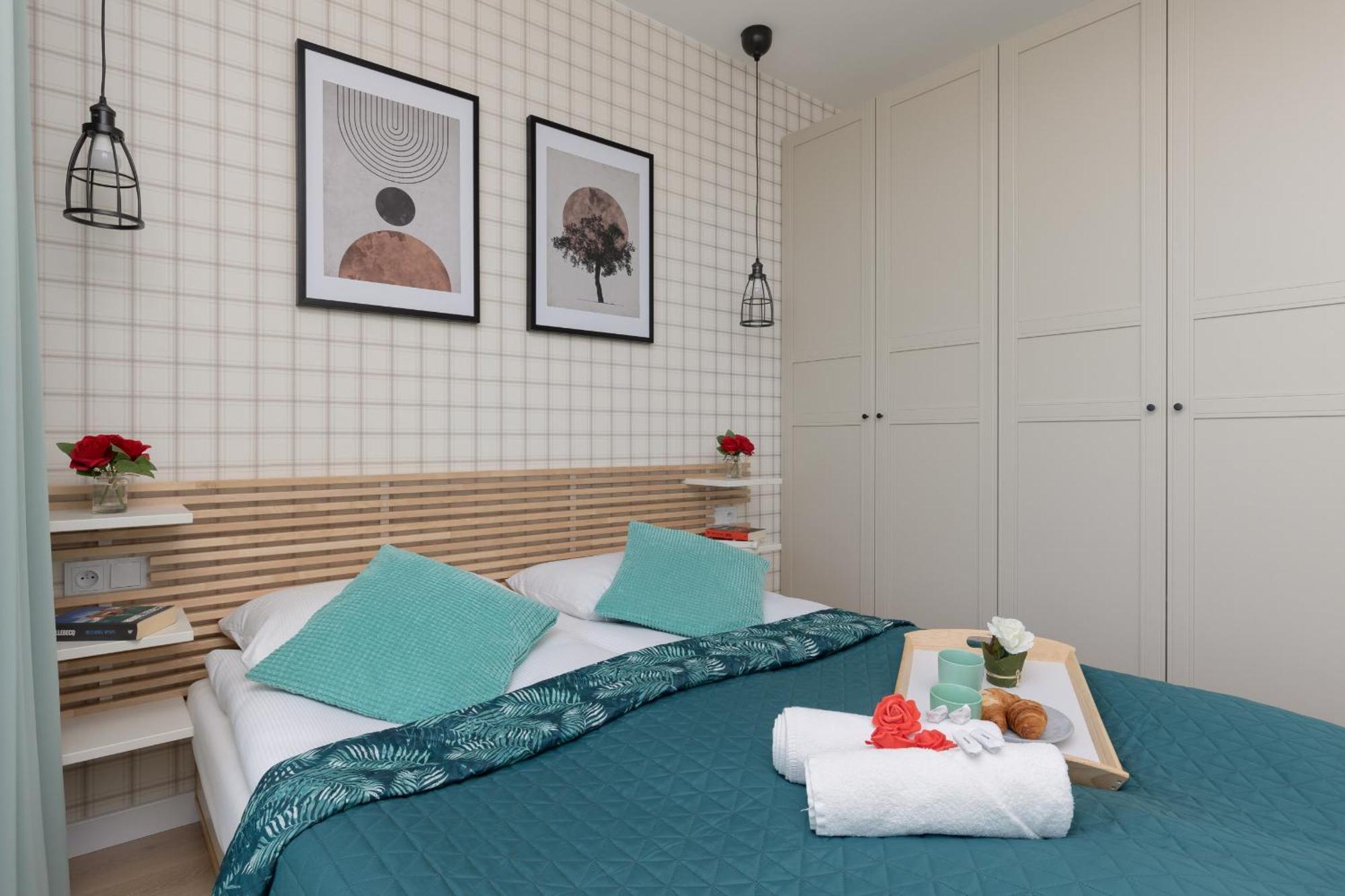 Praga With Parking By Renters * Warschau